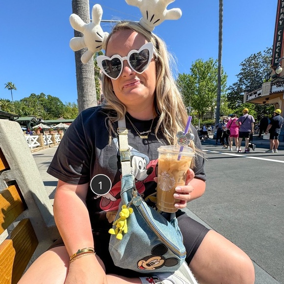 NWT Collector’s Mickey Mouse bag charm by BaubleBar in sweet yellow - Picture 6 of 16